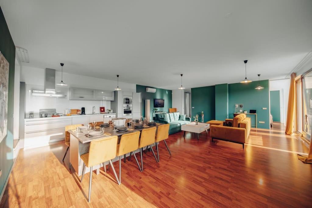 Design 3Bd Apartment Cooking Area In Architect Villa Praga Esterno foto